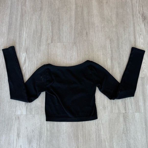 Aritzia Black Sunday Best Cropped Longsleeve Shirt - Picture 2 of 4